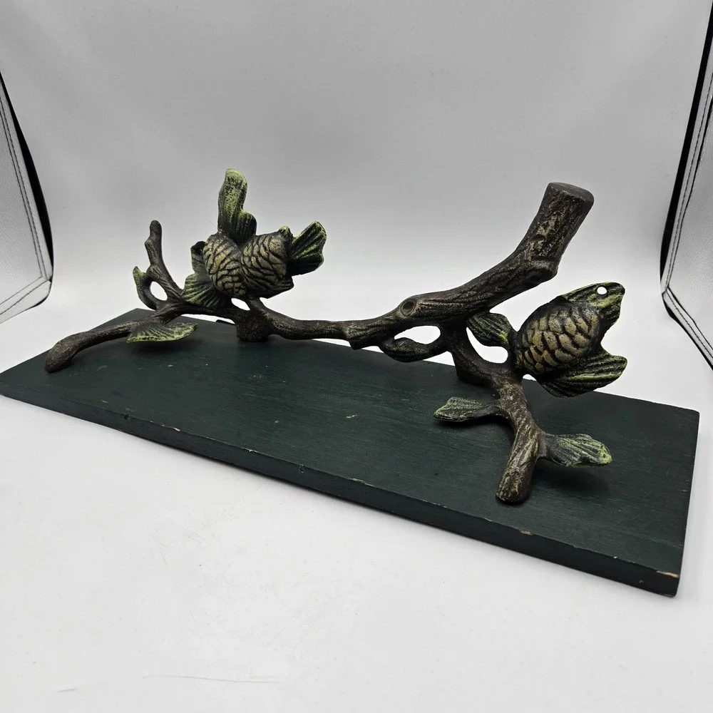 VTG‎ Cast Iron Pinecone Shelf Wall Floating Bracket Leaves Vines Painted Trinket